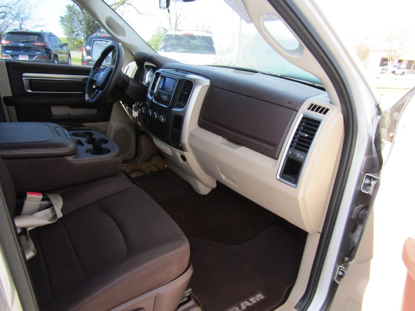 2013 Silver RAM 1500 SLT Crew Cab 2WD (1C6RR6LG9DS) with an 3.6L V6 engine, Automatic transmission, located at 15016 S Hwy 231, Midland City, AL, 36350, (334) 983-3001, 31.306210, -85.495277 - Photo#9